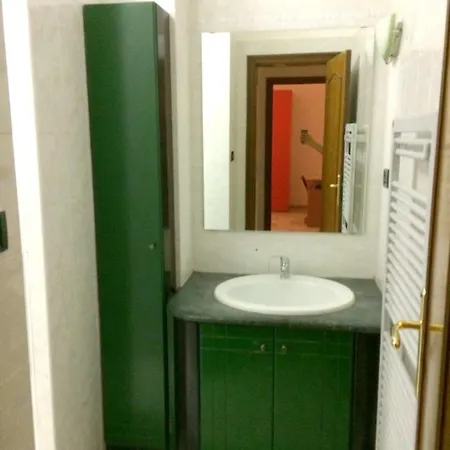 With 2 Bedrooms In With Balcony 50 M From The Beach *
